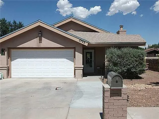 5793 Sanderling Dr — Photo 1