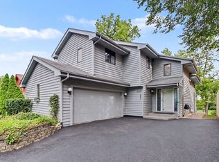 26469 N Il Route 83, Mundelein, IL 60060