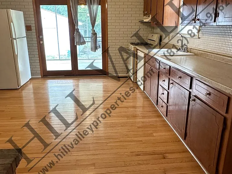 127 Blakely Ave — Photo 11