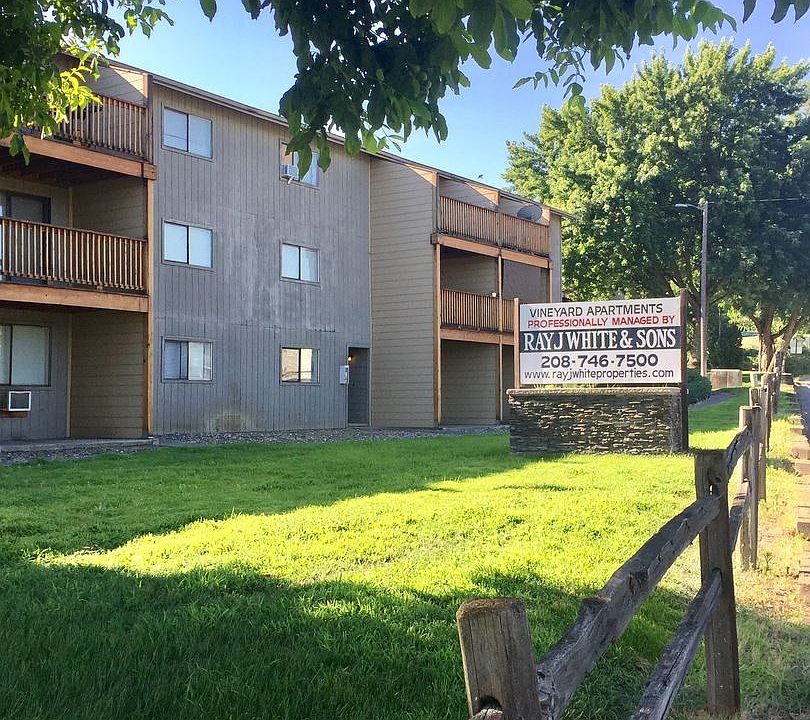 2nd image of 2525 8th St APT C26