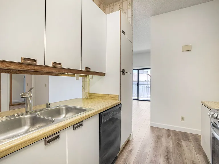 8328 Regents Rd #3E — Photo 19