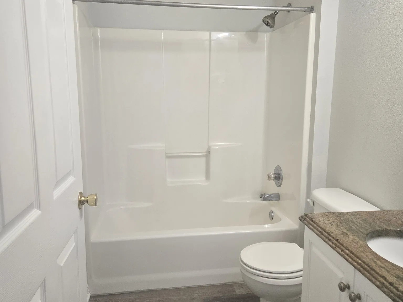 3 bed, 1326 sqft, $1,750 — Photo 4