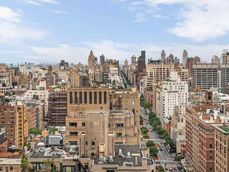 502 Park Ave #Penthouse 27 — Photo 26