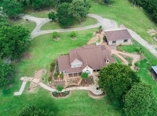 17614 Whippoorwill Rd, Navasota, TX 77868