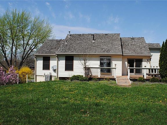 2nd image of 3113 Lakeview Cir