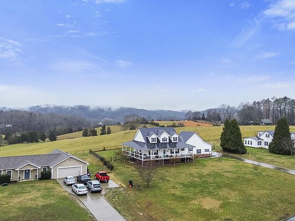 5th image of 2759 Meadow Crest Ln