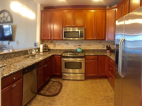 4th image of 40 Wexford Ln