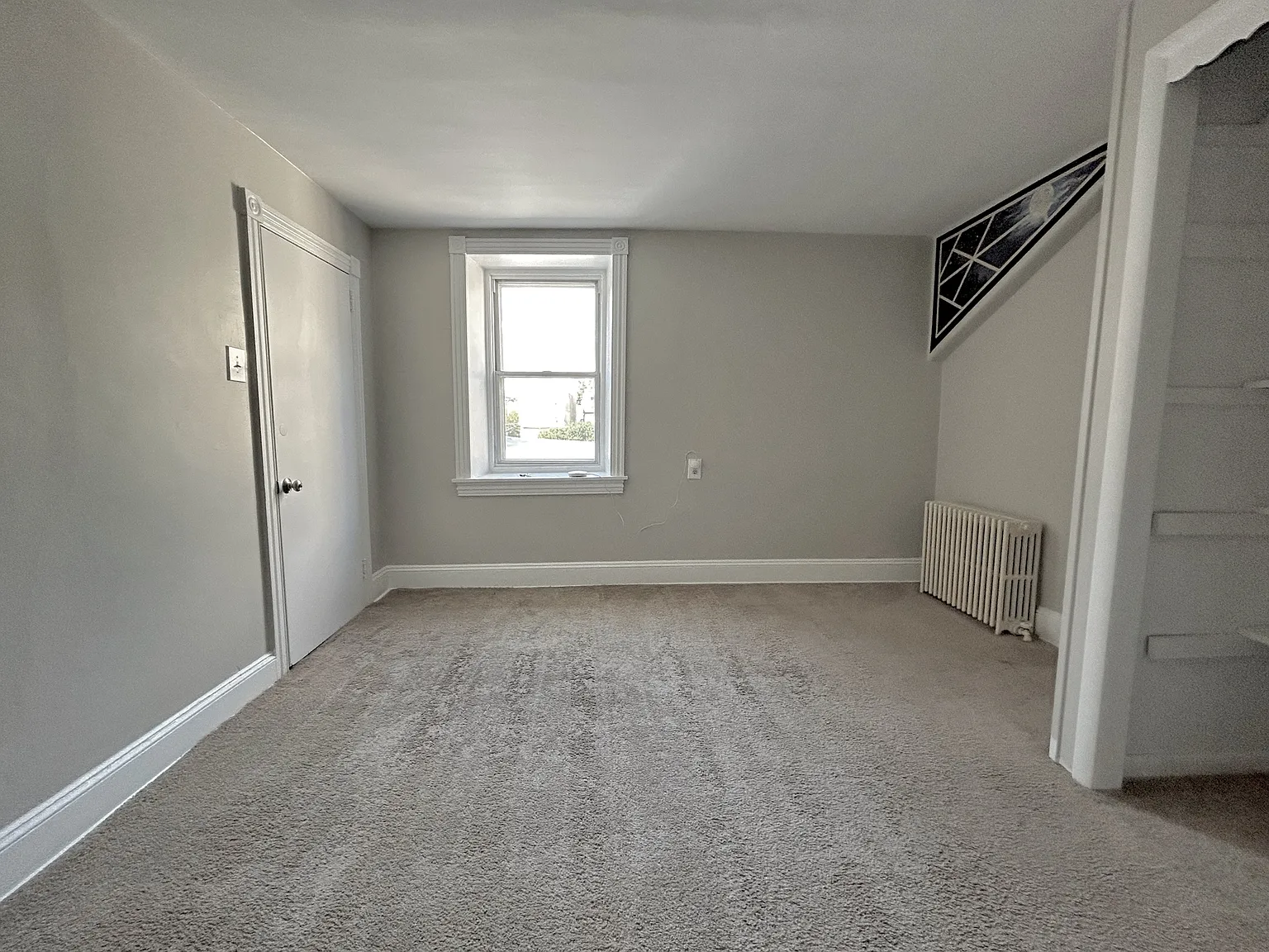 1 bed, 2000 sqft, $1,050 — Photo 1