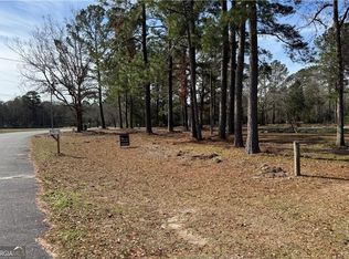 305 Woodside Way, Ellabell, GA 31308