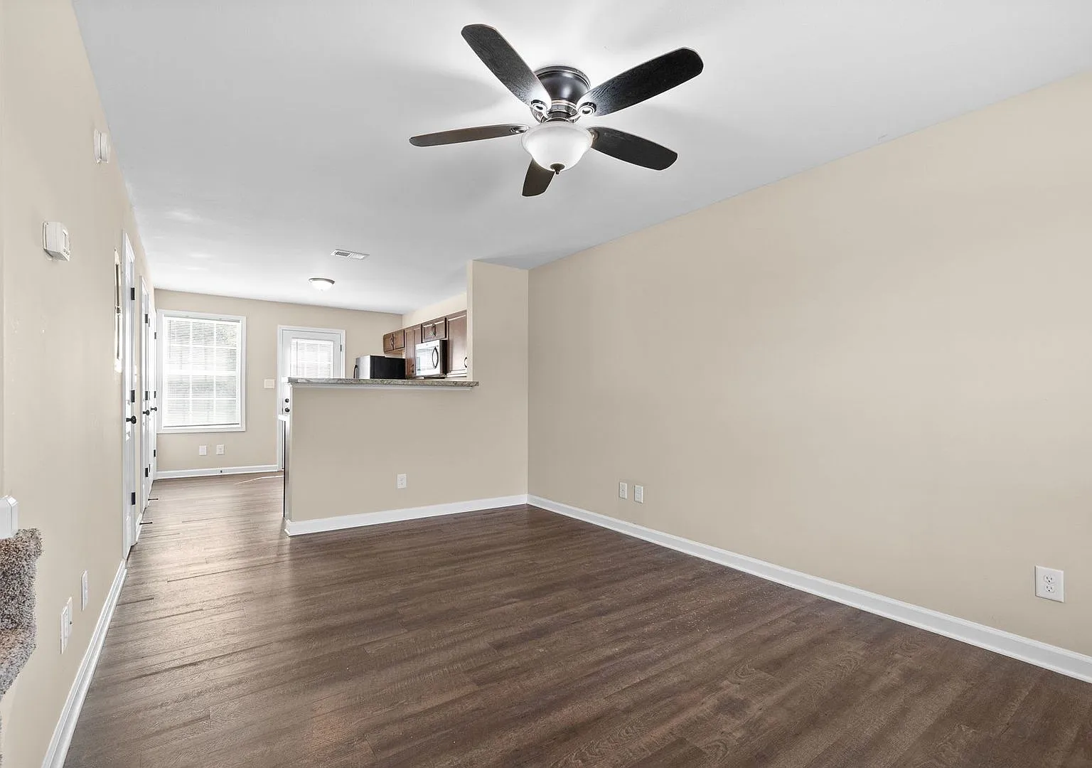Appleton Dr - 614 (x4) — Photo 3