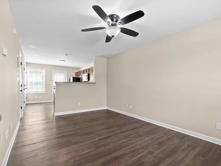 Appleton Dr - 614 (x4) — Photo 5