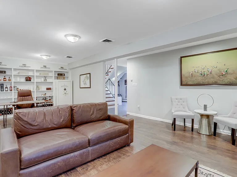 3710 Lorcom Ln — Photo 20