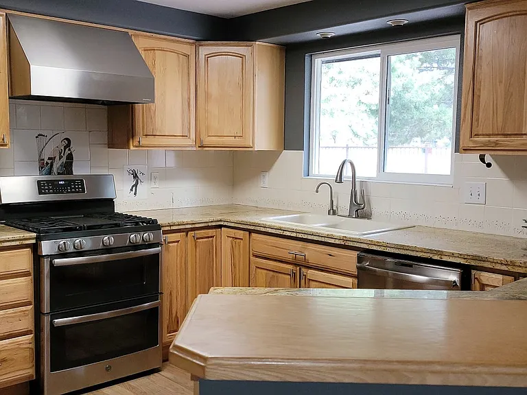 6818 W Desert Ave — Photo 5