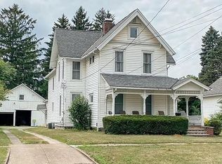 354 S Main St, Amherst, OH 44001