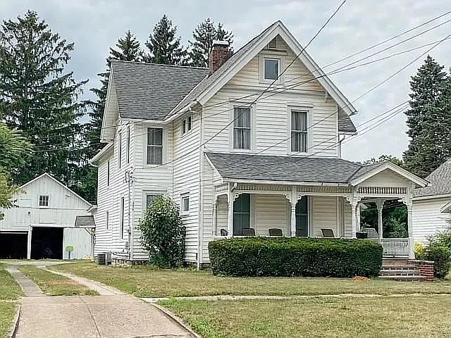 354 S Main St photo 1