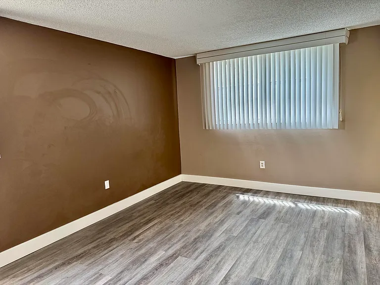 1800 SW 81st Ave #1307 — Photo 35