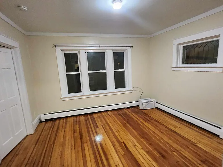 2202 Niagara St #5 — Photo 9