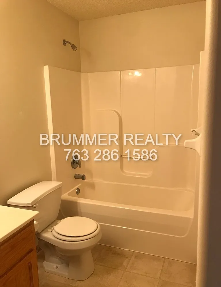 2 bed, $1,825 — Photo 3