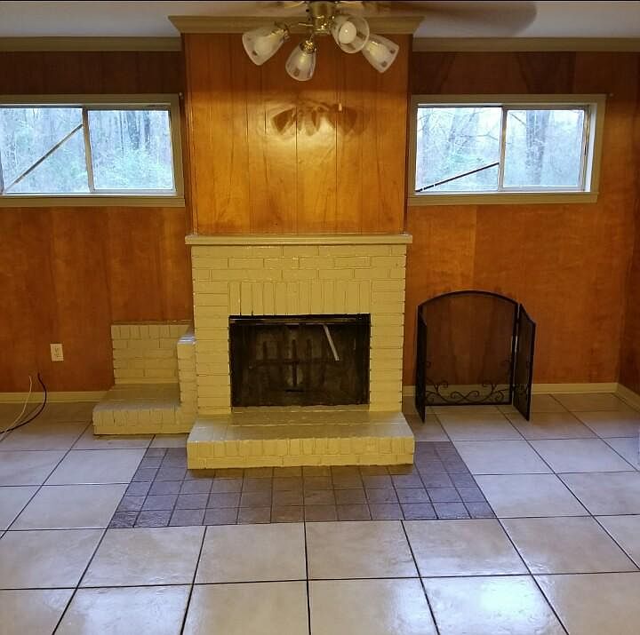 2nd image of 698 Primos Ave