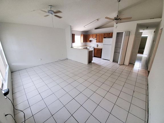 3rd image of 4029 Kaluga Park St
