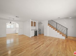 14634 Magnolia Blvd, Sherman Oaks, CA 91403