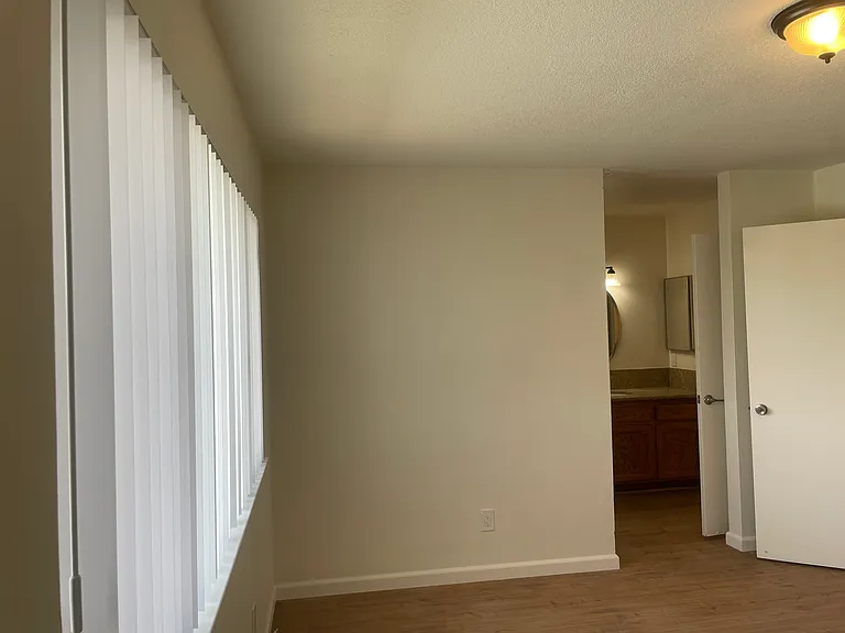 4066 Weymouth Ln — Photo 15