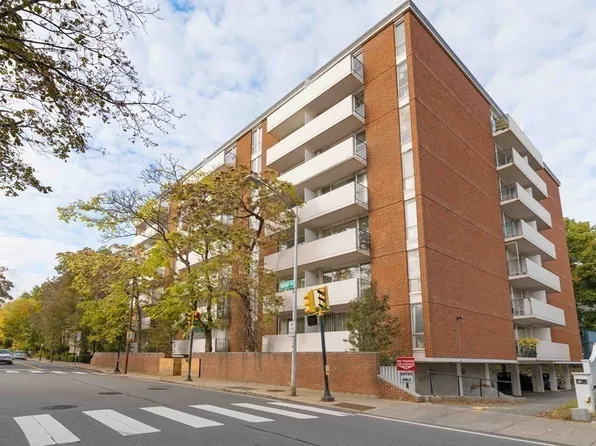 29 Concord Ave APT 212, Cambridge, MA 02138