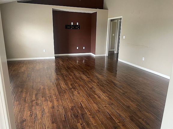 2nd image of 371 Buchanan Dr