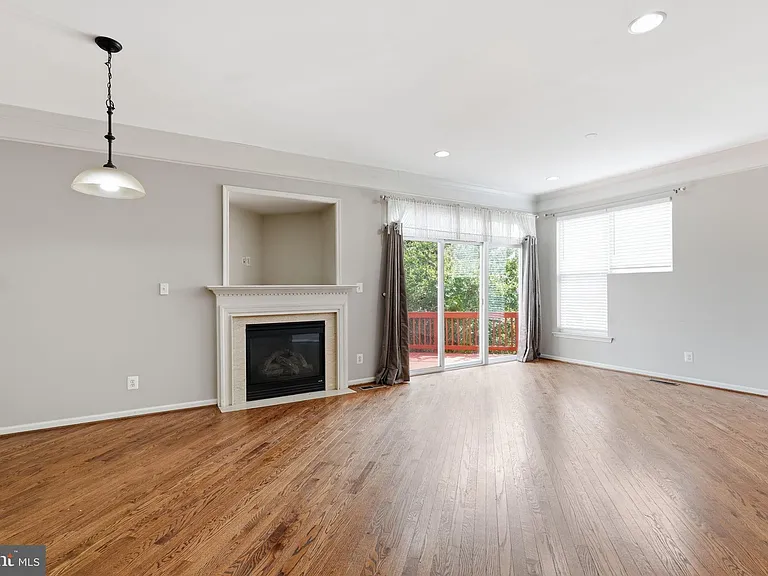 22862 Cartier Ter — Photo 7