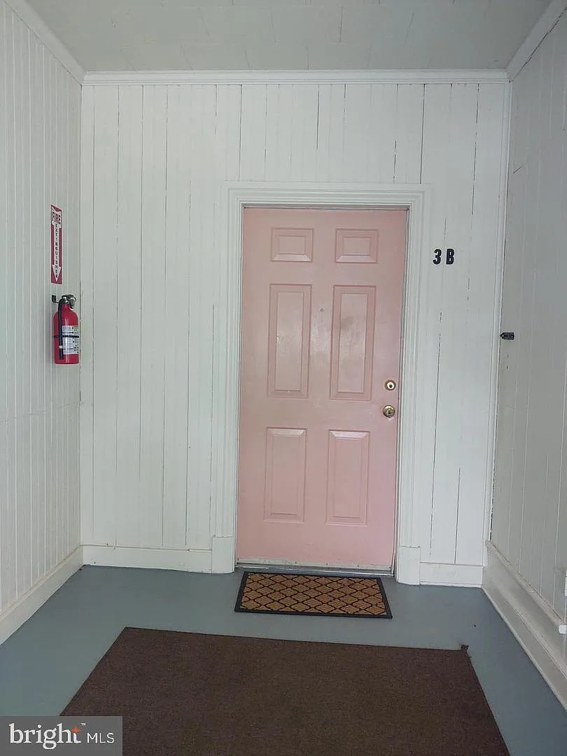 1 bed, 1.0 bath, 5013 sqft, $1,200 — Photo 3