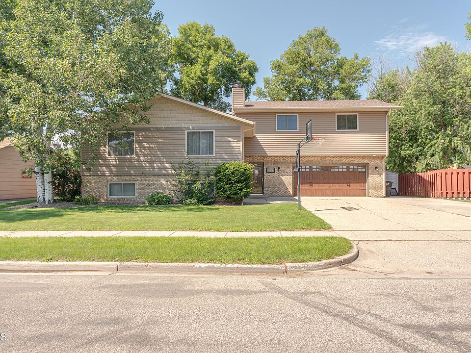 1st image of 1210 Laramie Dr