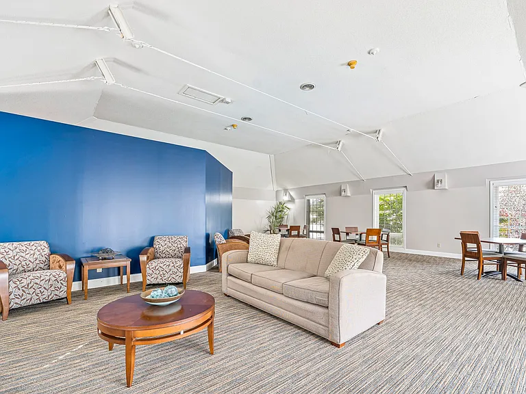 Four Winds Apartments — Photo 20