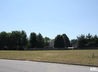 1800 Remington Rd #1802, Pekin, IL 61554