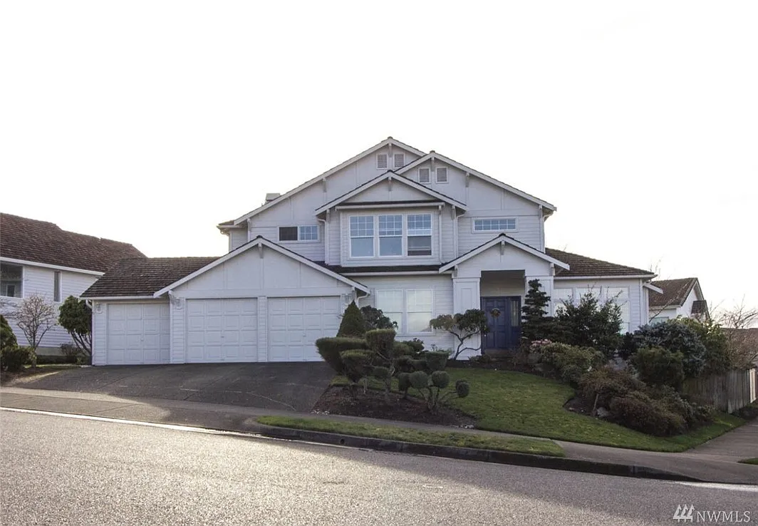 5524 Orca Dr NE photo 1