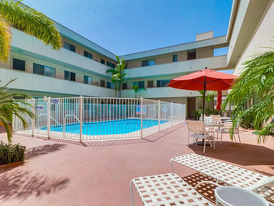 5015 Cape May Ave #202