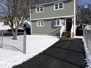 254-256 Pleasant St, Lowell, MA 01852