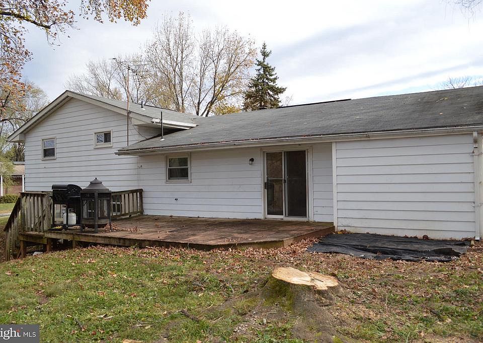 2nd image of 1205 N Brandon Ave
