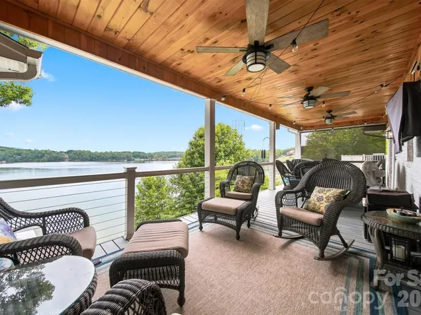 220 Lakeshore Ln, Taylorsville, NC 28681