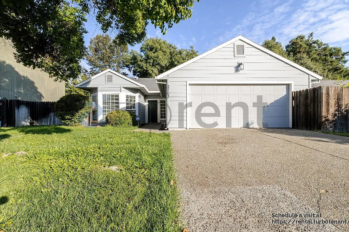2703 Albany Ave photo 1