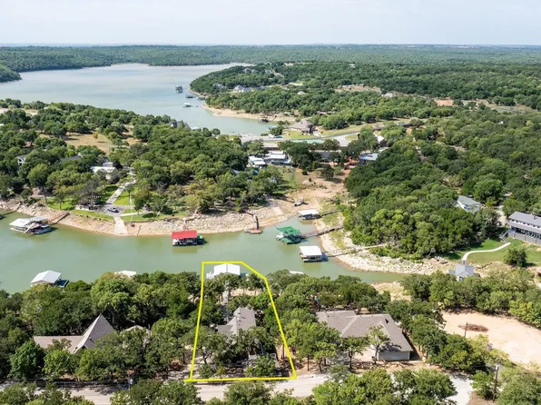 283 Pam Dr, Chico, TX 76431
