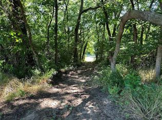 20401 E Bundschu Rd, Independence, MO 64056