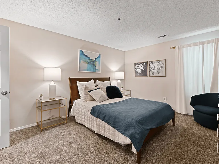 300 Riverside Pkwy — Photo 12