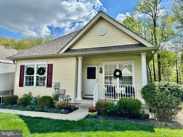 44 Regents Ct, Bensalem, PA 19020
