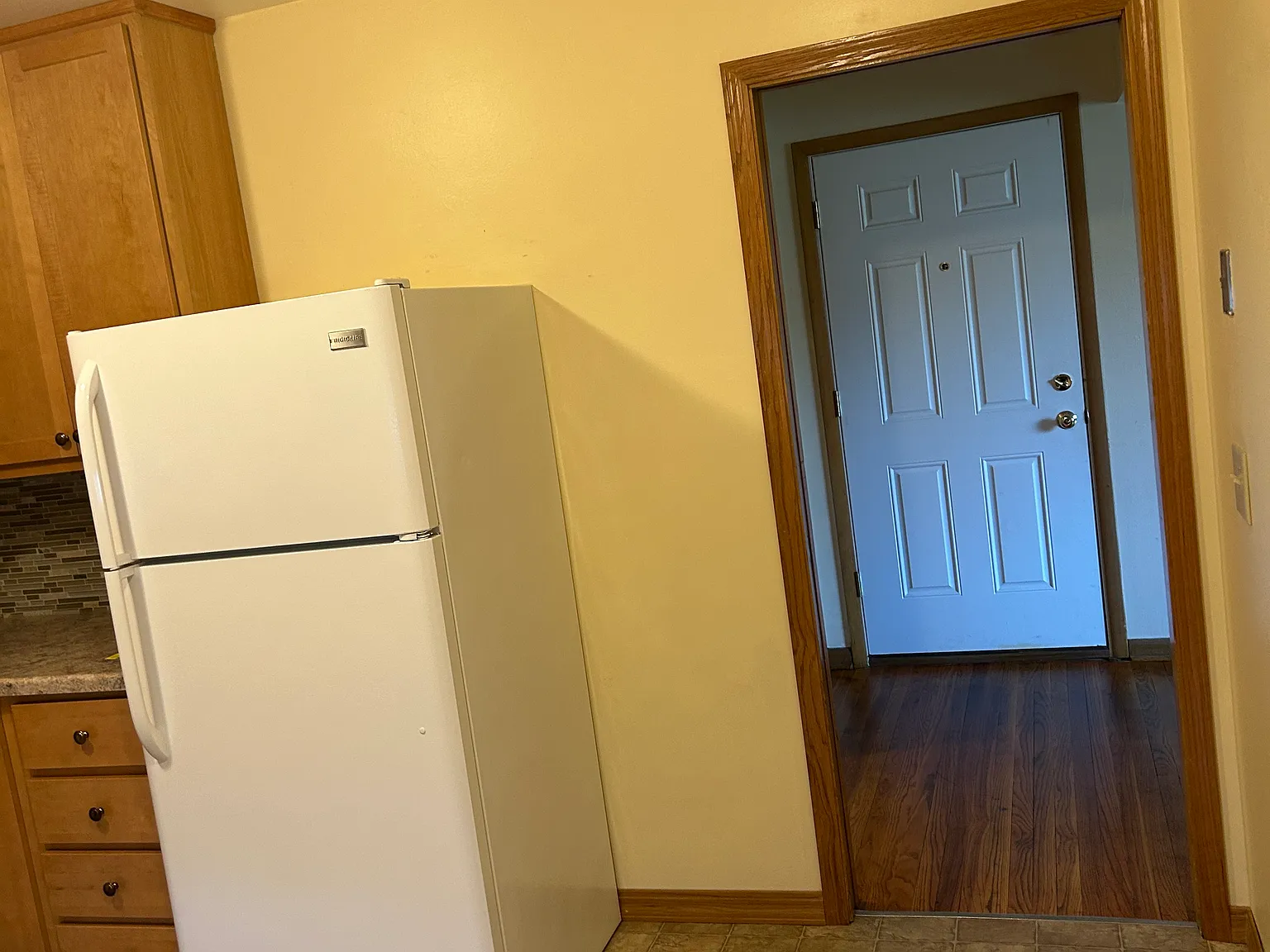 2 bed, 1000 sqft, $1,550 — Photo 4