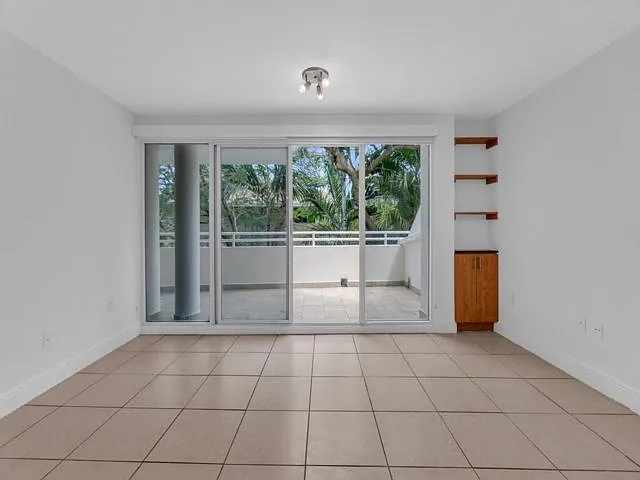 2100 Brickell Ave #305 — Photo 3