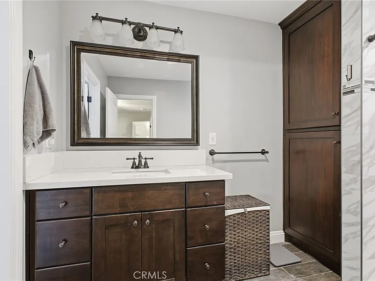 3403 Roxanne Ave — Photo 13