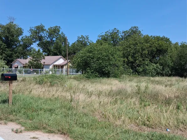 1900 S Frio St, Coleman, TX 76834