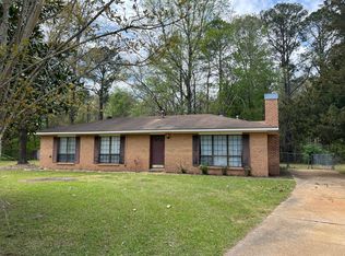 68 Maple Ct, Wetumpka, AL 36092