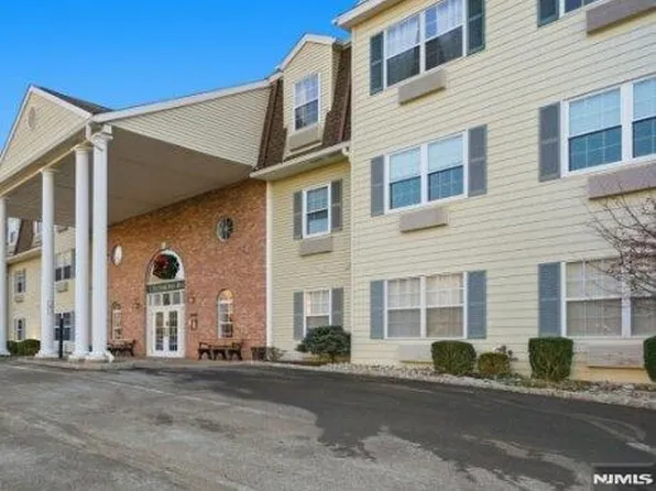 1208 Richmond Rd #208, West Milford, NJ 07480