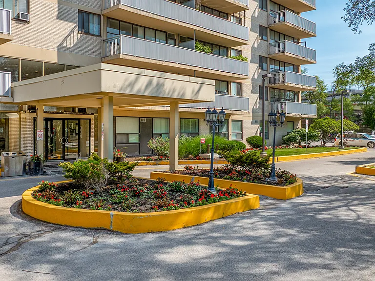 1650 Sheppard Ave E — Photo 9
